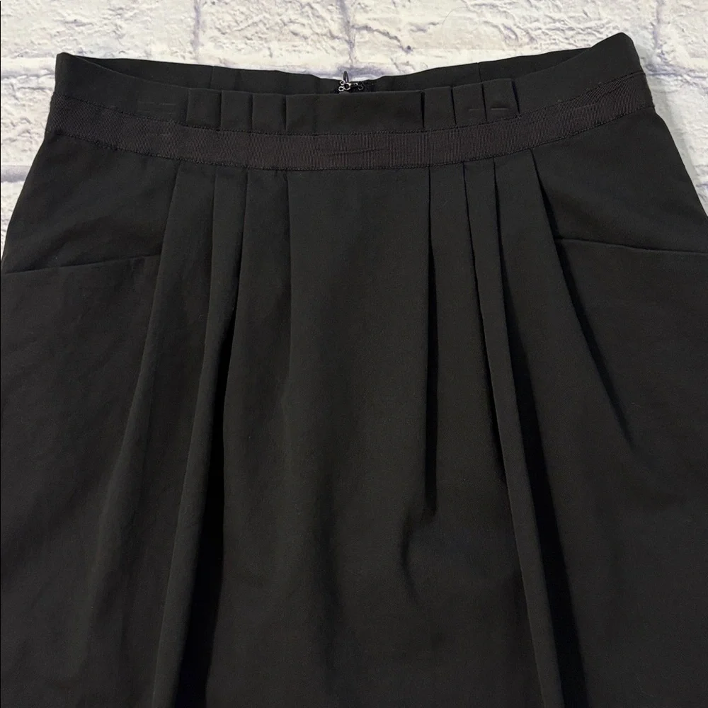 GAP Pleated Front Classic Black Skirt Large Pockets Lined Interior Size 6